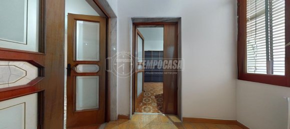 2 bedrooms House in Acquaviva delle Fonti, Italy No. 124379 2