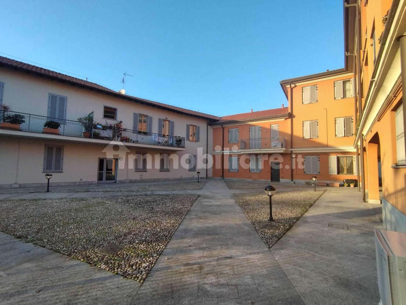 2 Schlafzimmer Wohnung in Rho, Italy, Nr. 22922