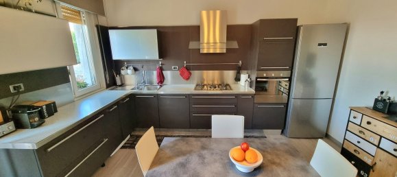 Apartamento de 3 dormitorios en Como, Italy No. 361937 2