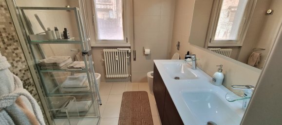 Apartamento de 3 dormitorios en Como, Italy No. 361937 16