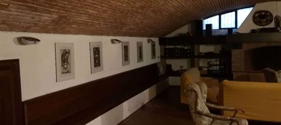 26 rooms Villa in Muggiò, Italy No. 3619 2