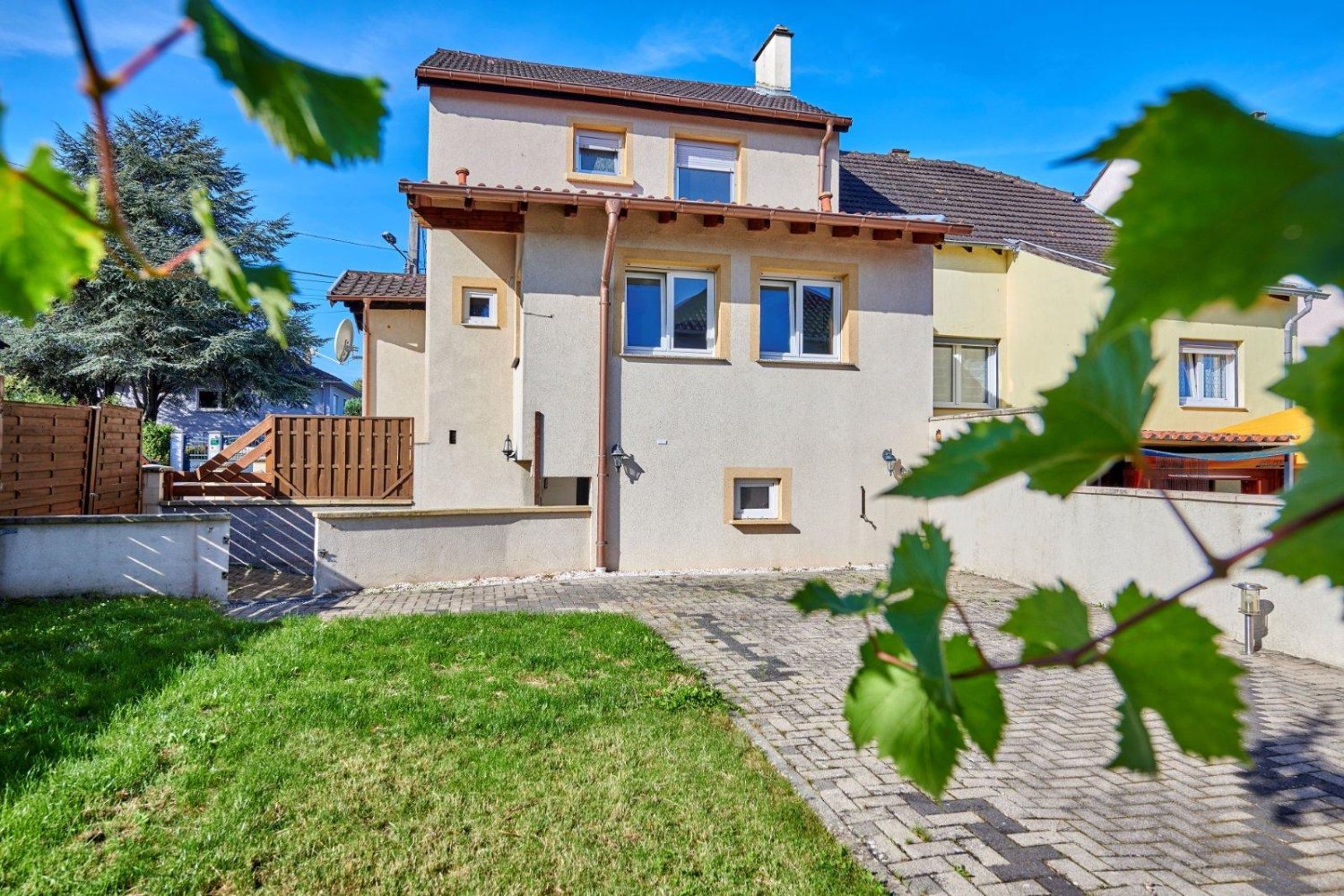 Adosado de 3 dormitorios en Saarbrucken, Germany No. 333398