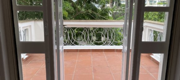 5 bedrooms Villa in Tay Ho, Vietnam No. 19387 10