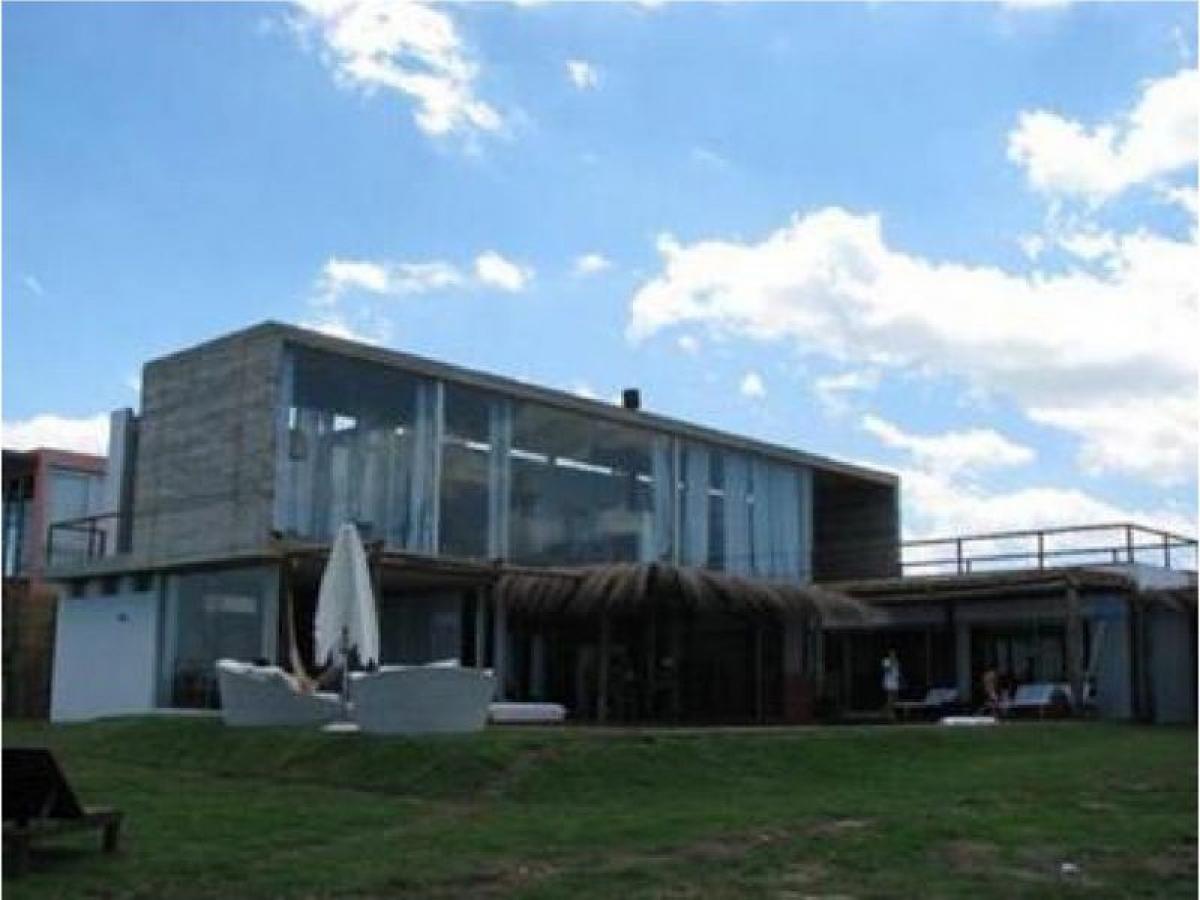 4 bedrooms House in Maldonado, Uruguay No. 10047