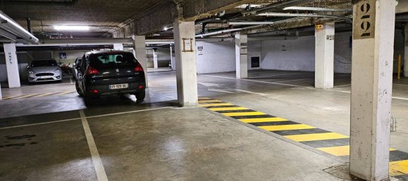  Parking in Fontenay-sous-Bois, France No. 137004 2