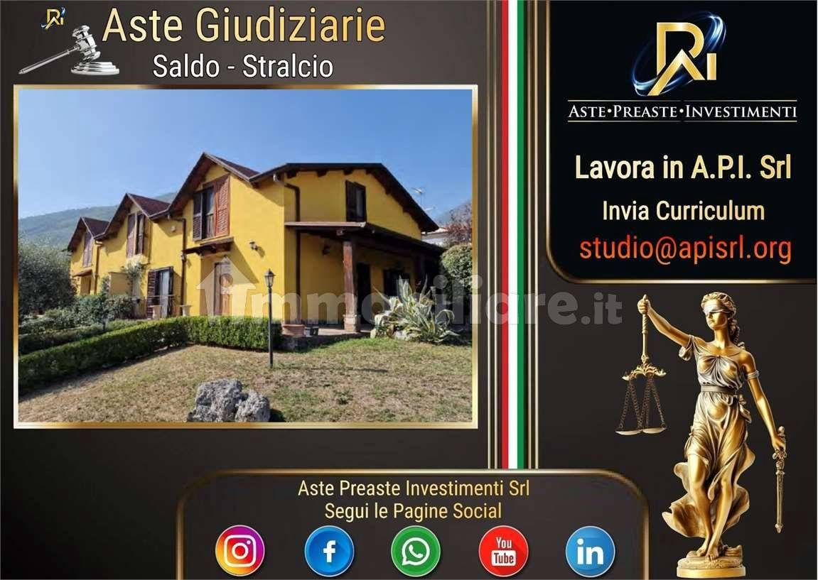 4 bedrooms Villa in Cassino, Italy No. 282023