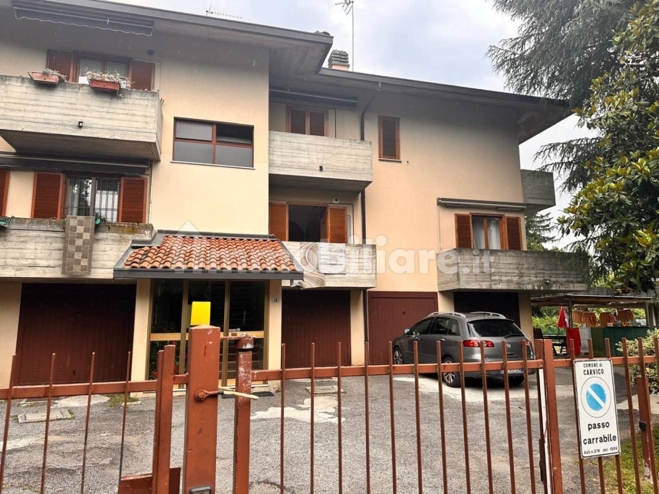 Квартира с 2 спальнями в Карвико, Италия № 310223