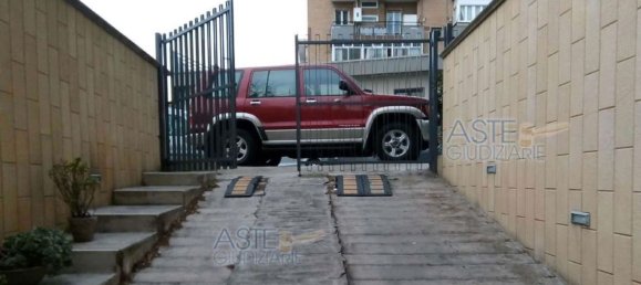 Propriété commerciale à Bari, Italy 600m² No. 269748 3