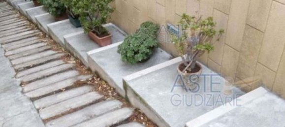 Propriété commerciale à Bari, Italy 600m² No. 269748 2