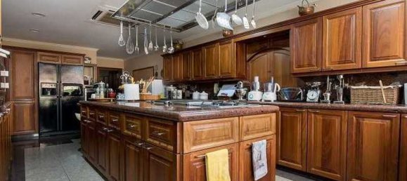 8 bedrooms House in Agios Tychonas, Cyprus No. 10649 2