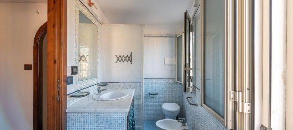 Дом с 4 комнатами в Палермо, Италия № 123600 12