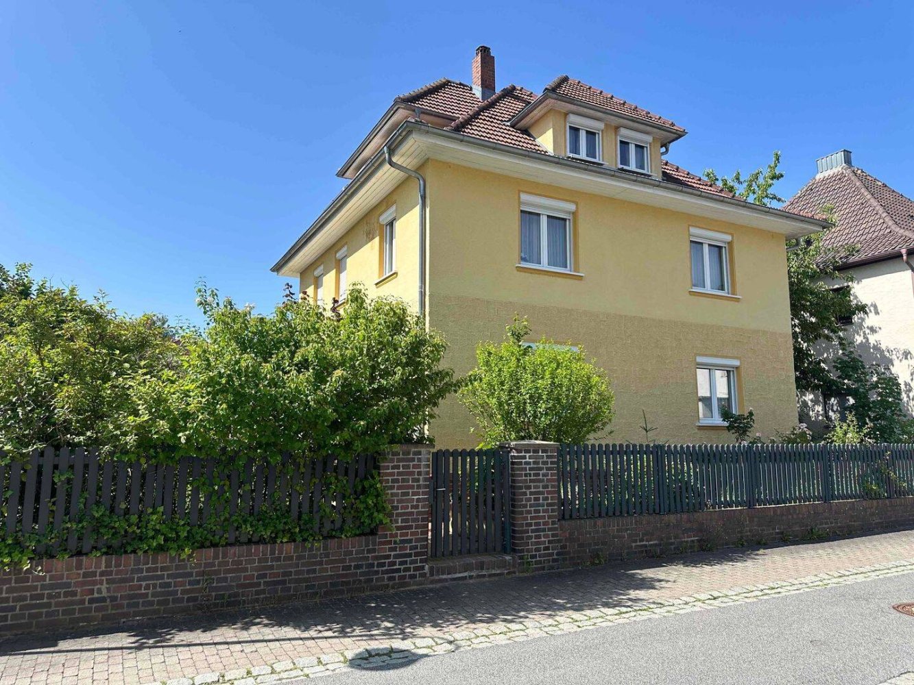 5 bedrooms Townhouse in Coburg, Germany No. 226290