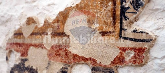 Коммерческая недвижимость с 1 комнатой в Битонто, Италия № 285731 14