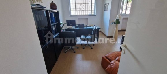 5 rooms Commercial property in Rome, Italy No. 158069 9