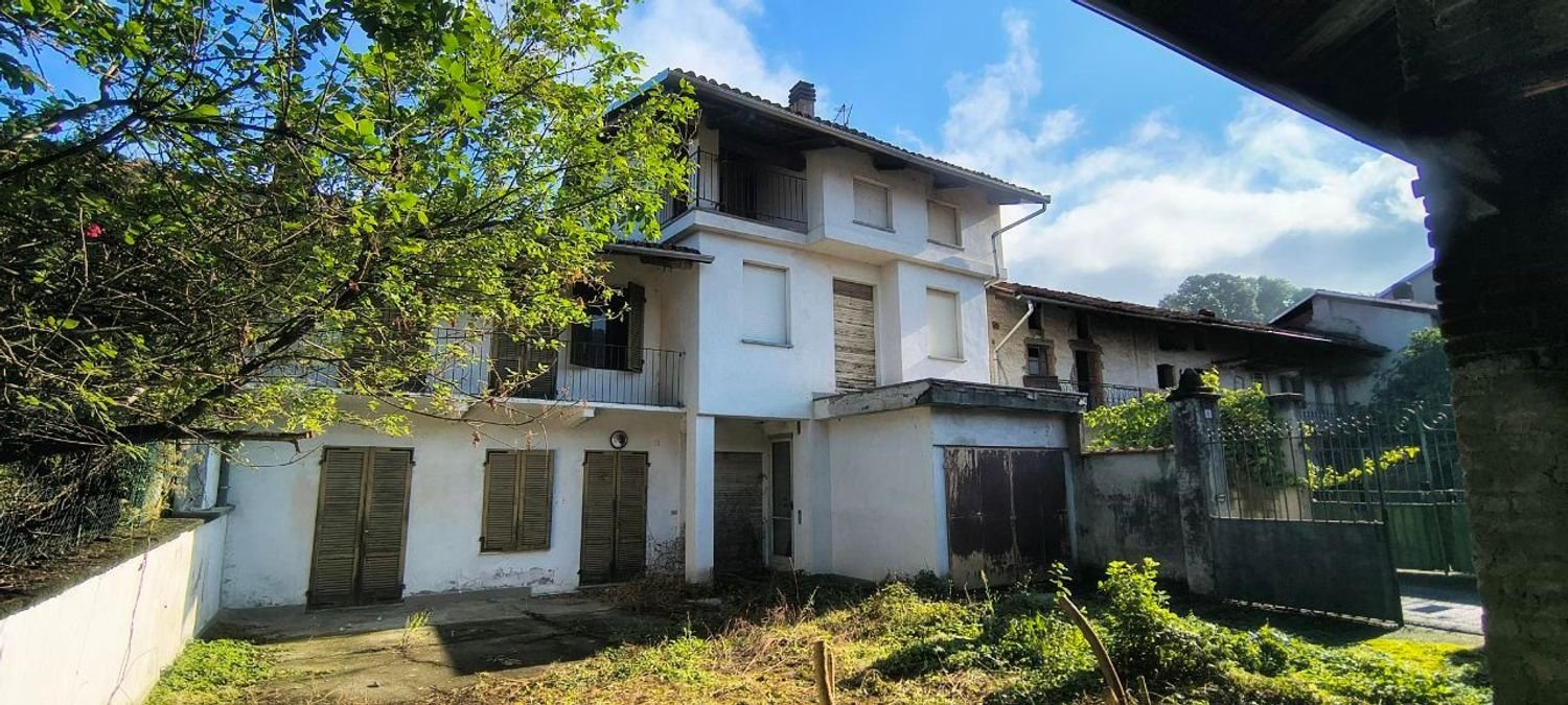 8 bedrooms House in Turin, Italy No. 318616