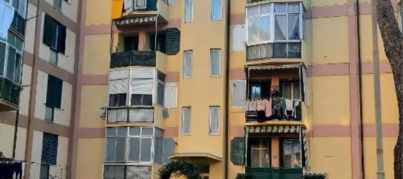 4 rooms Apartment in Livorno, Italy No. 41699 2