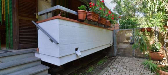 5 bedrooms Apartment in Massa, Italy No. 364669 2