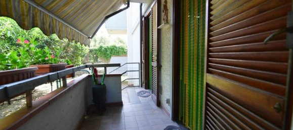 5 bedrooms Apartment in Massa, Italy No. 364669 4