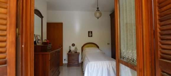 5 bedrooms Apartment in Massa, Italy No. 364669 12