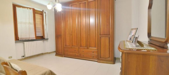 5 bedrooms Apartment in Massa, Italy No. 364669 19