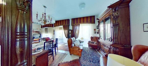 5 rooms Apartment in La Spezia, Italy No. 94478 3