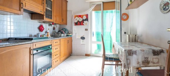3 Schlafzimmer Wohnung in Livorno, Italy, Nr. 64125 9