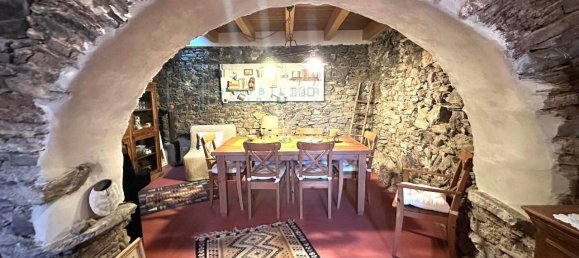 Casa de 7 habitaciónes en Arnasco, Italy No. 7634 44