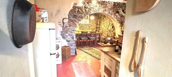 Casa de 7 habitaciónes en Arnasco, Italy No. 7634 36