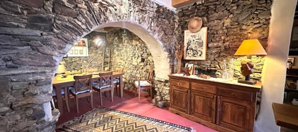 Casa de 7 habitaciónes en Arnasco, Italy No. 7634 40