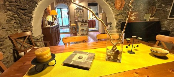 Casa de 7 habitaciónes en Arnasco, Italy No. 7634 48