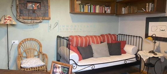 Casa de 7 habitaciónes en Arnasco, Italy No. 7634 37