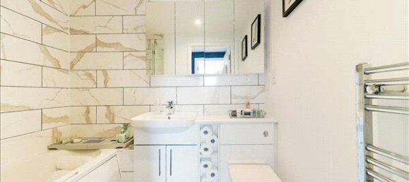 Apartamento T2 em London, United Kingdom N.º 7241 6