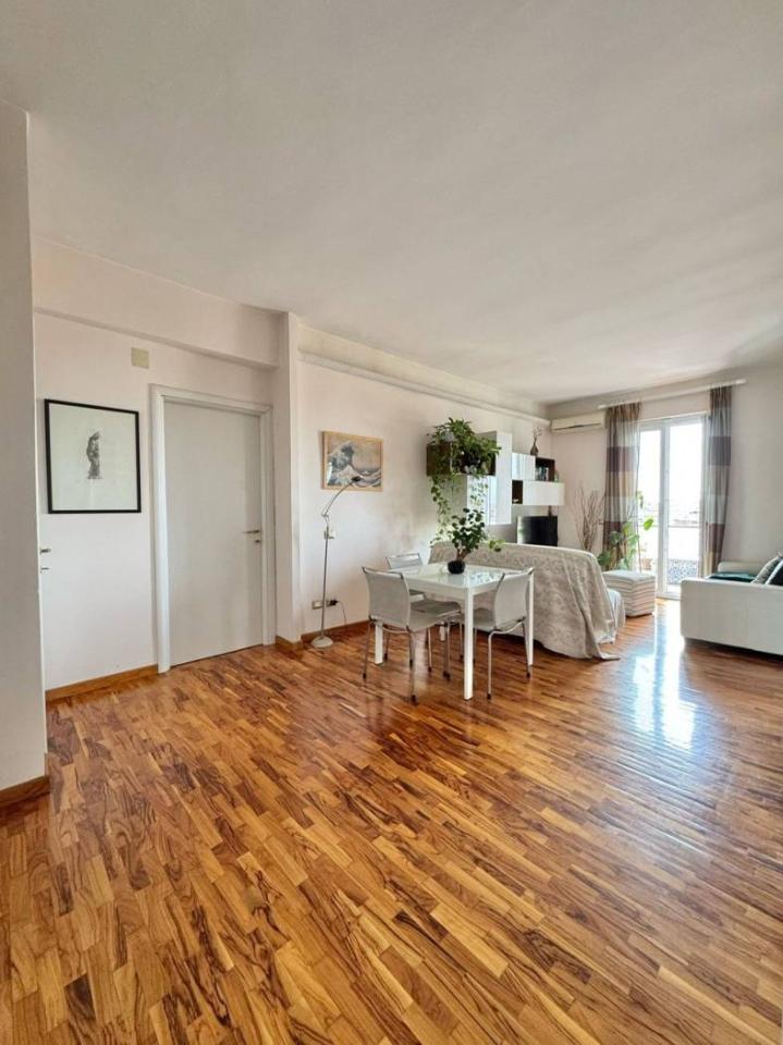 4 rooms Penthouse in Rome, Italy No. 35060