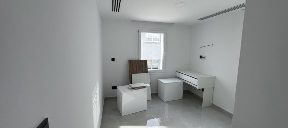4 chambres maison de ville à vendre à Larnaka, Cyprus № 26077 14