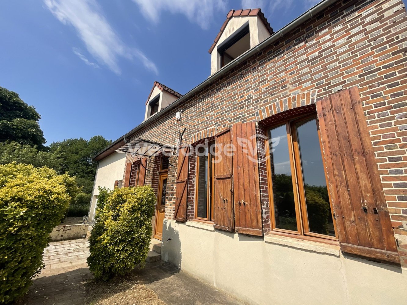 Adosado de 3 dormitorios en Sens, France No. 200319