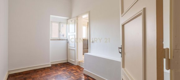 4 bedrooms Apartment in Lisbon, Portugal No. 90108 23