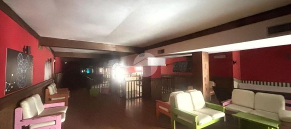  مستودع في Naples, Italy 250متر مربع رقم 103000 10