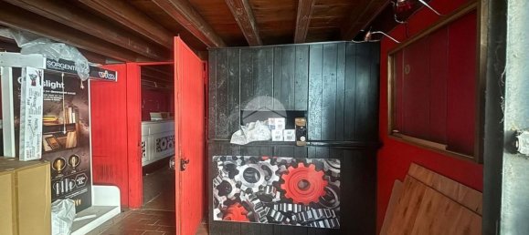  مستودع في Naples, Italy 250متر مربع رقم 103000 14