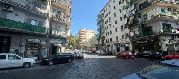  مستودع في Naples, Italy 250متر مربع رقم 103000 15