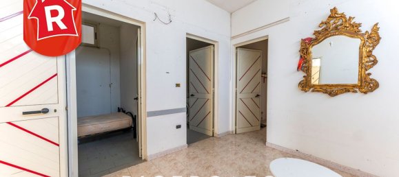  عقار تجاري في Ugento, Italy 500متر مربع رقم 304324 44