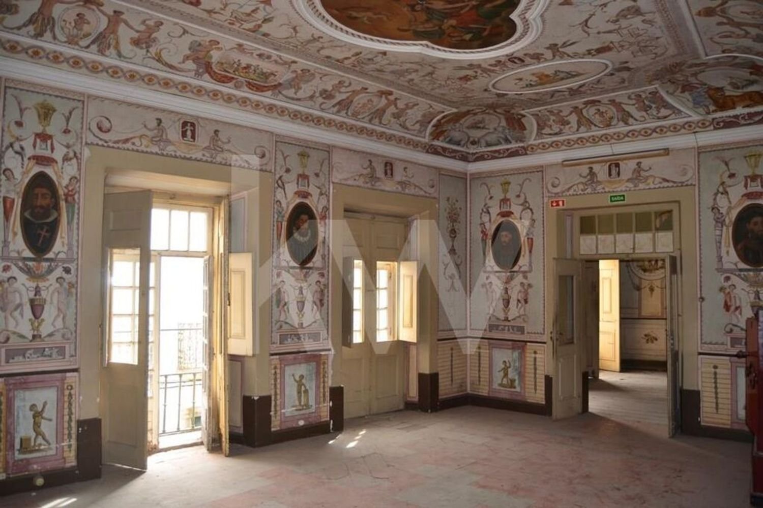 1011m² Building in Evora, Portugal No. 144152