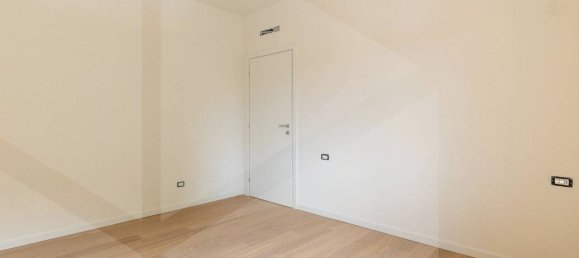 3-Zimmer Wohnung in Bergamo, Italy, Nr. 33590 8