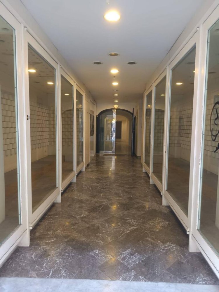 4 Schlafzimmer Gewerbliche Immobilie in Taranto, Italy, Nr. 161216