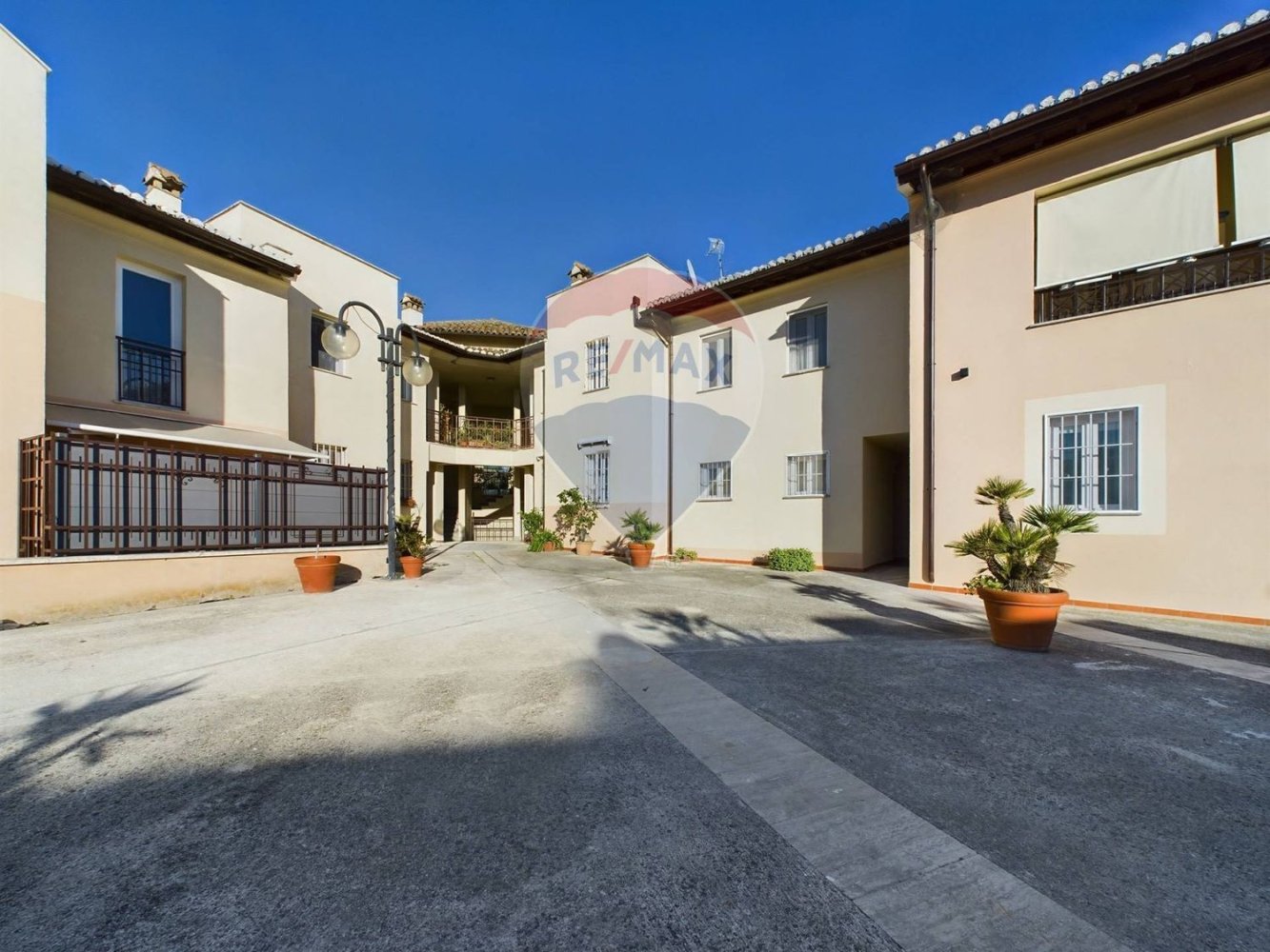 4 rooms Apartment in Formello, Italy No. 52950