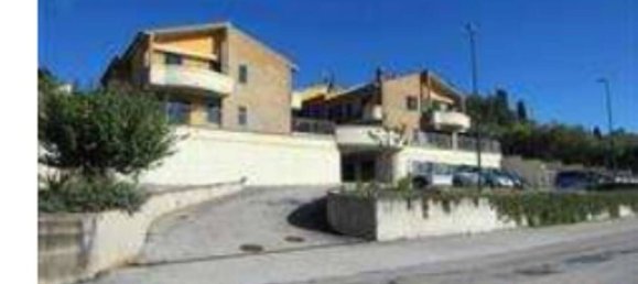 3-salle Appartement à Recanati, Italy No. 307194 10