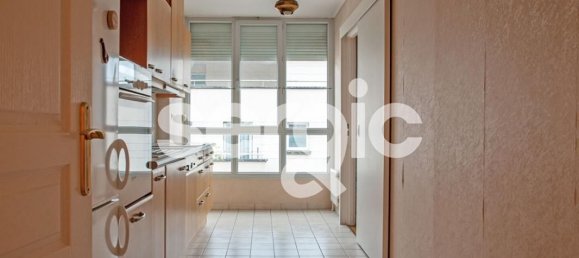 Apartamento de 2 dormitorios en Compiegne, France No. 154628 2