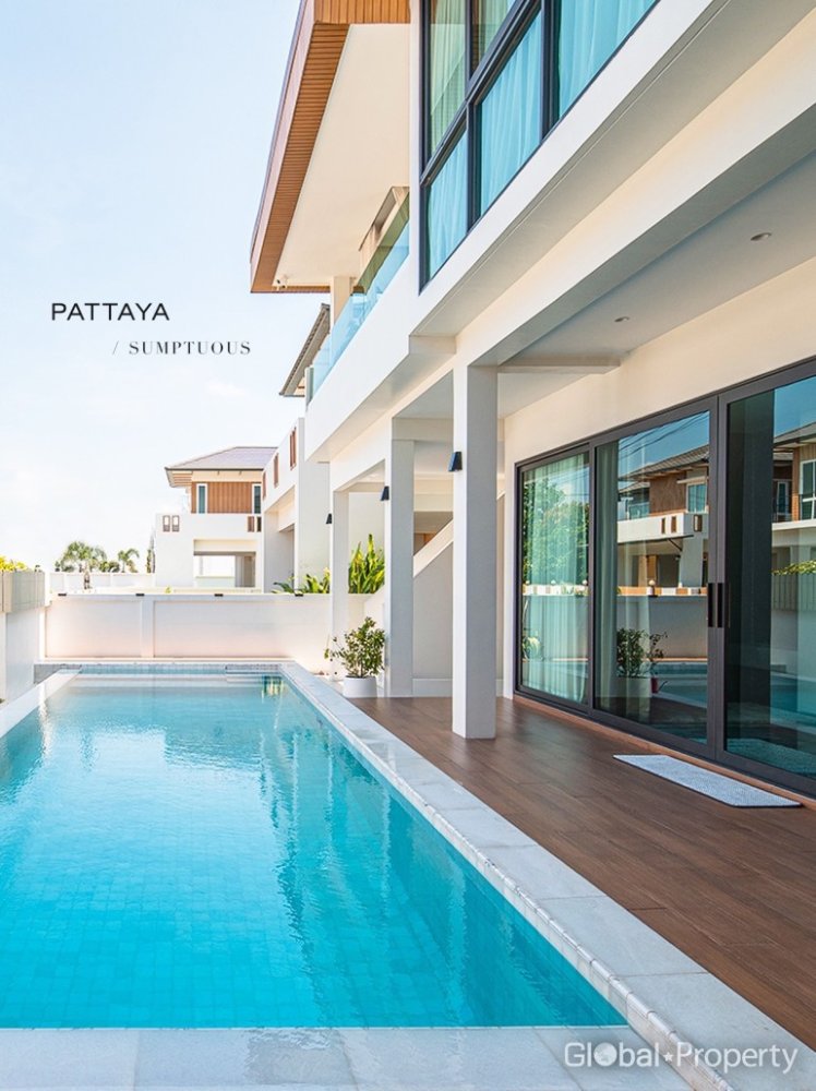 5 bedrooms House in Pattaya, Thailand No. 58361