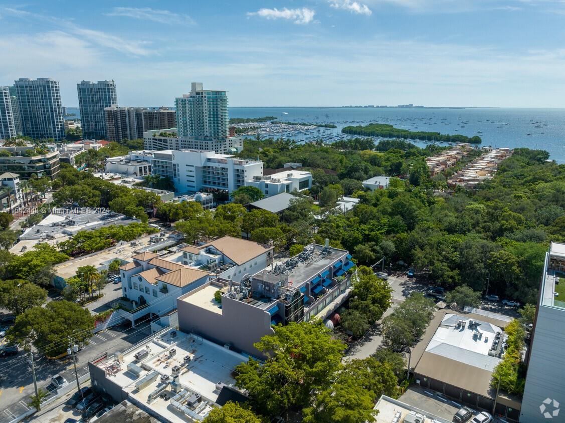 oficina en alquiler en Miami, Miami-Dade, Florida, USA № 613448