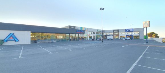 3 bedrooms Commercial property in La Nucia, Spain No. 4327 2