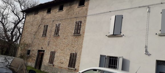 Studio in Castelvetro di Modena, Italy No. 176247 3